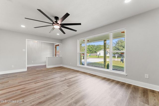 7937 Helmsdale Drive, Ocean Springs, MS 39564