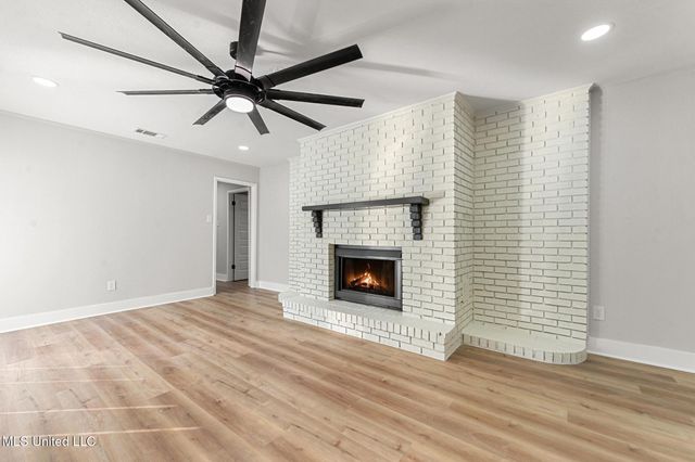 7937 Helmsdale Drive, Ocean Springs, MS 39564