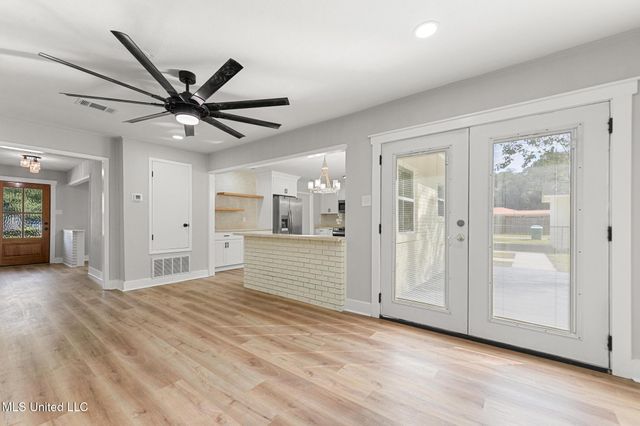 7937 Helmsdale Drive, Ocean Springs, MS 39564