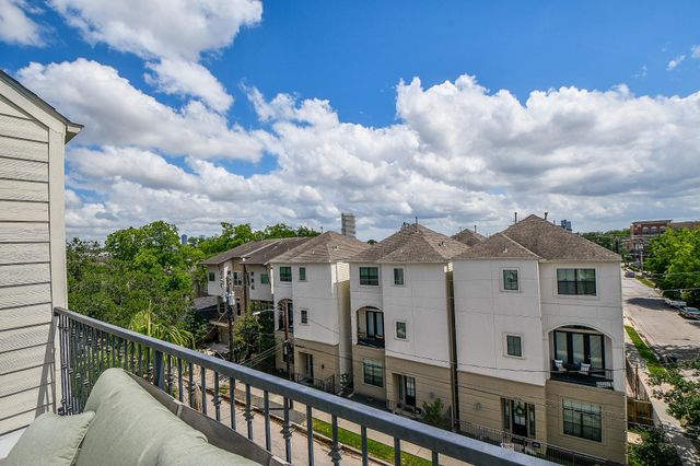 1204 Fowler Street, Houston, TX 77007