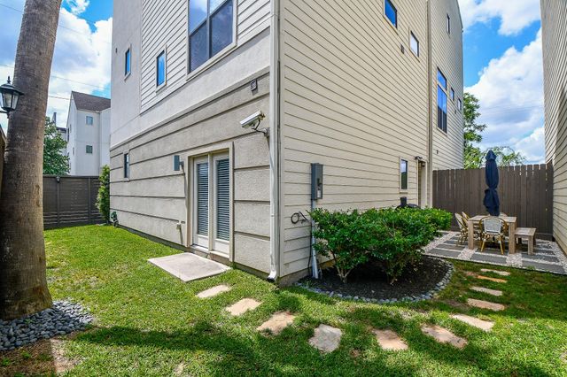 1204 Fowler Street, Houston, TX 77007