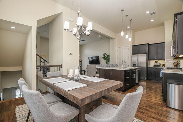 1204 Fowler Street, Houston, TX 77007