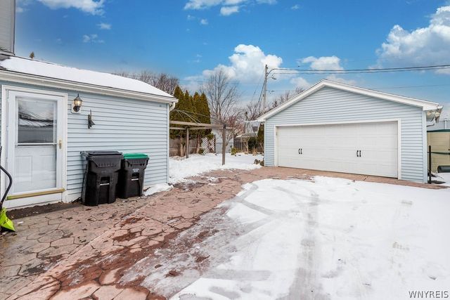 39 Walter Avenue, Tonawanda, NY 14150