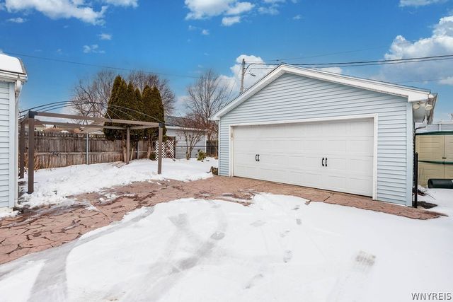 39 Walter Avenue, Tonawanda, NY 14150