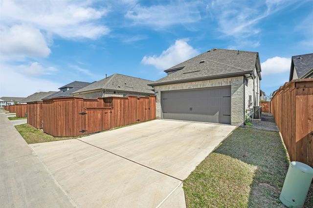 15676 Fringe Tree Road, Frisco, TX 75035