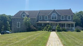 10 Willys Court, Rock Tavern, NY 12575