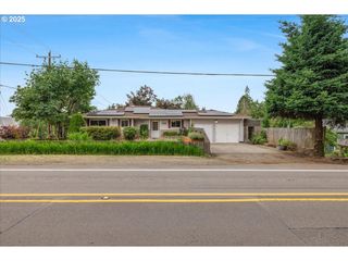 886 LINN Ave, Oregon City, OR 97045