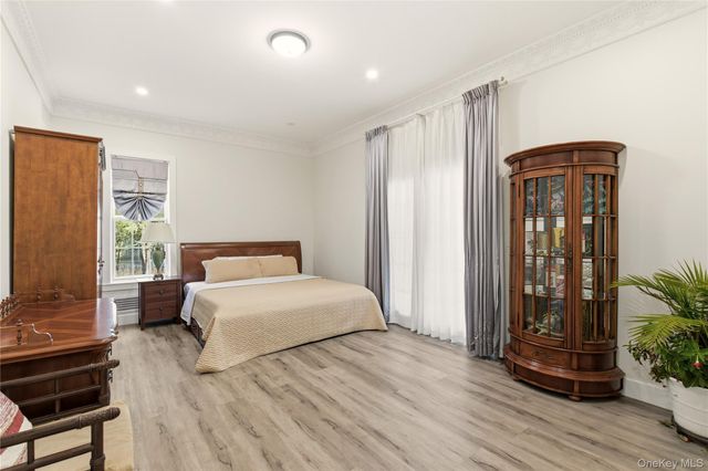 265 Laurel Lane, Laurel Hollow, NY 11791