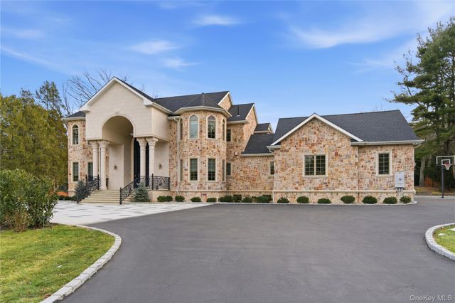 265 Laurel Lane, Laurel Hollow, NY 11791