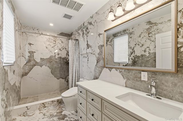 265 Laurel Lane, Laurel Hollow, NY 11791