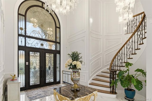 265 Laurel Lane, Laurel Hollow, NY 11791