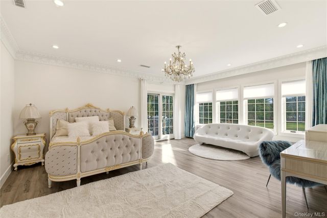 265 Laurel Lane, Laurel Hollow, NY 11791