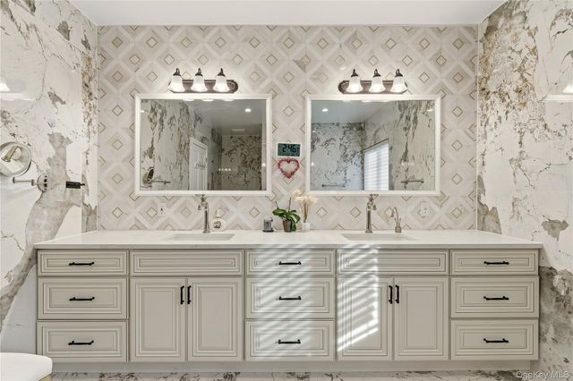 265 Laurel Lane, Laurel Hollow, NY 11791