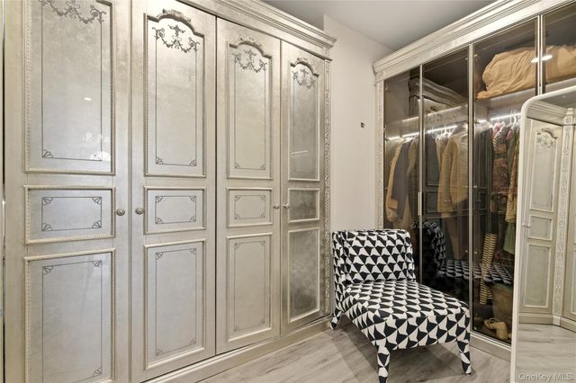 265 Laurel Lane, Laurel Hollow, NY 11791