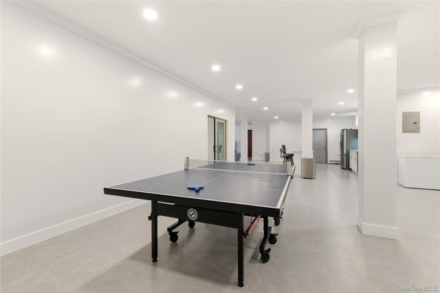 265 Laurel Lane, Laurel Hollow, NY 11791