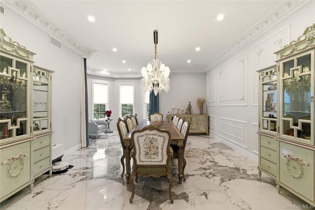 265 Laurel Lane, Laurel Hollow, NY 11791