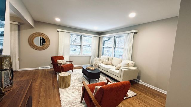 9323 S 80th Court, Hickory Hills, IL 60457