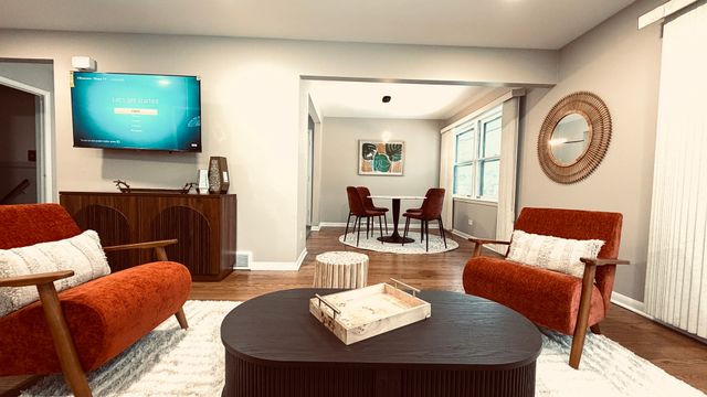 9323 S 80th Court, Hickory Hills, IL 60457