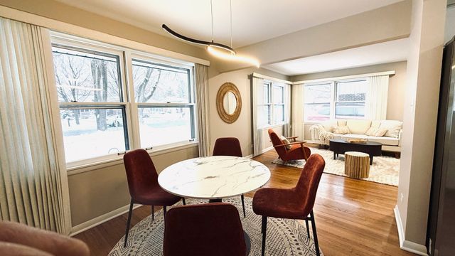 9323 S 80th Court, Hickory Hills, IL 60457