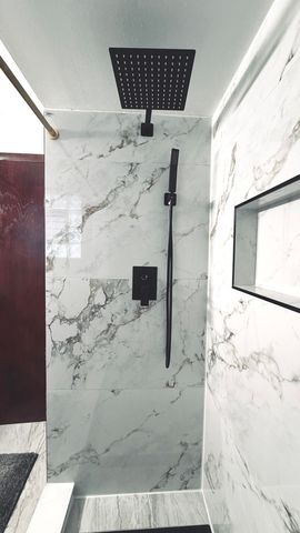 9323 S 80th Court, Hickory Hills, IL 60457