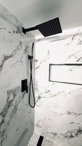 9323 S 80th Court, Hickory Hills, IL 60457