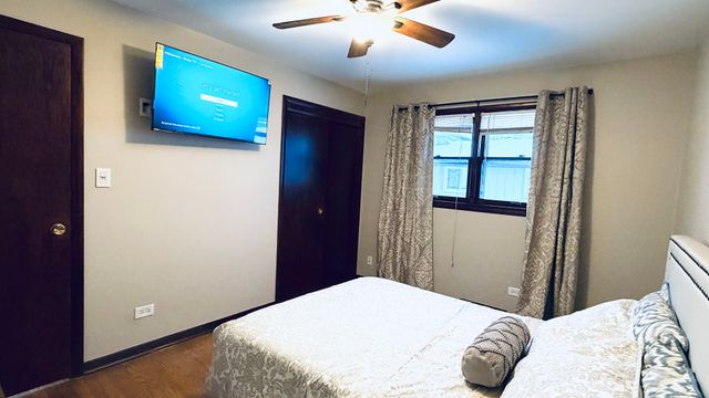 9323 S 80th Court, Hickory Hills, IL 60457