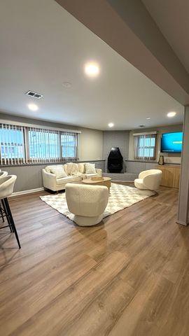 9323 S 80th Court, Hickory Hills, IL 60457