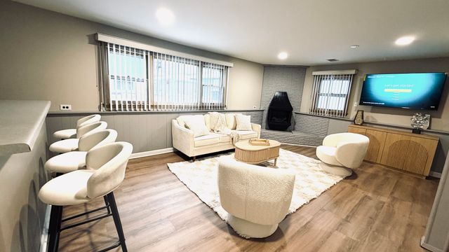 9323 S 80th Court, Hickory Hills, IL 60457