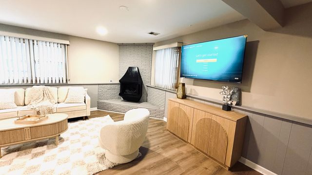 9323 S 80th Court, Hickory Hills, IL 60457