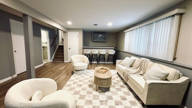 9323 S 80th Court, Hickory Hills, IL 60457