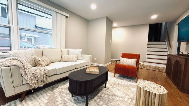 9323 S 80th Court, Hickory Hills, IL 60457