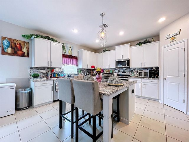 472 NW 6TH AVENUE NW, Ruskin, FL 33570