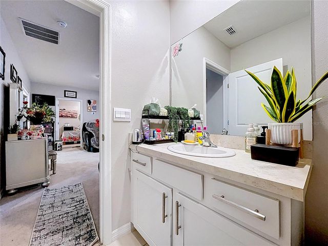 472 NW 6TH AVENUE NW, Ruskin, FL 33570