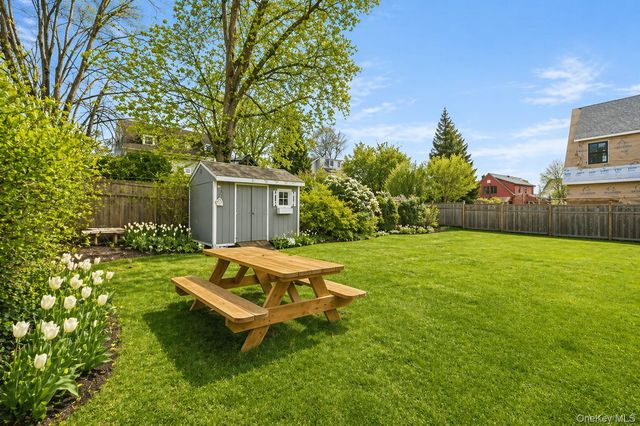 47 Brookfield Place, Pleasantville, NY 10570