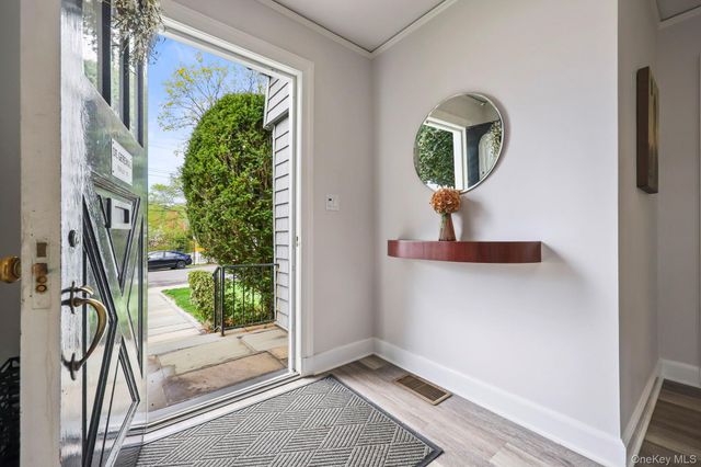 47 Brookfield Place, Pleasantville, NY 10570