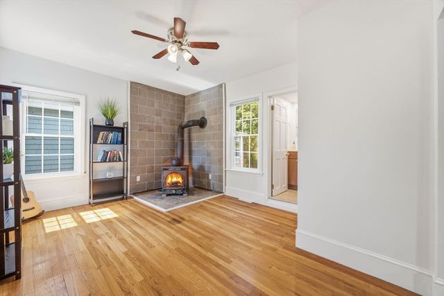 16 Linwood St, Holbrook, MA 02343