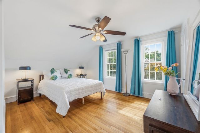 16 Linwood St, Holbrook, MA 02343