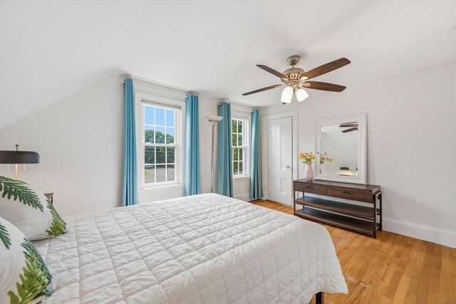 16 Linwood St, Holbrook, MA 02343