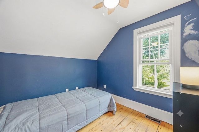 16 Linwood St, Holbrook, MA 02343