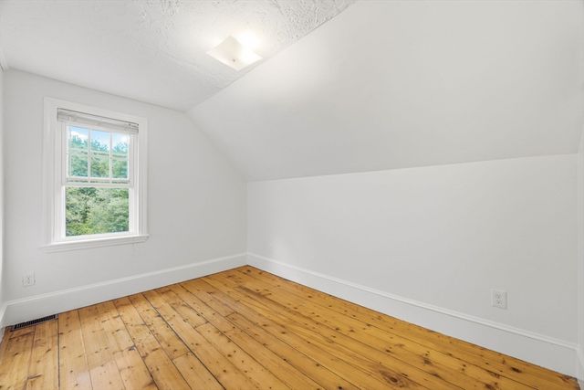16 Linwood St, Holbrook, MA 02343