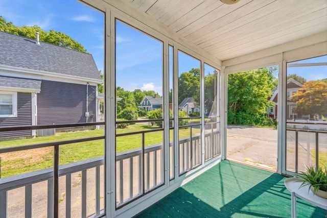 16 Linwood St, Holbrook, MA 02343