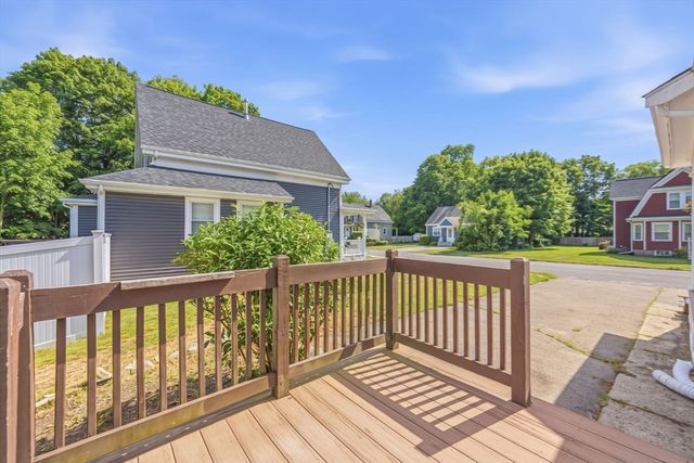 16 Linwood St, Holbrook, MA 02343