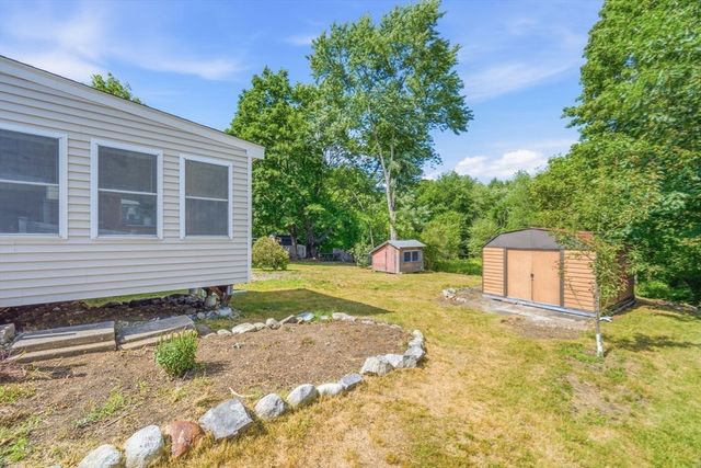 16 Linwood St, Holbrook, MA 02343