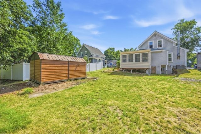 16 Linwood St, Holbrook, MA 02343