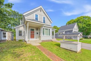 16 Linwood St, Holbrook, MA 02343