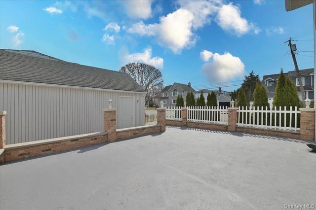 9 Cabot Road W, Massapequa, NY 11758