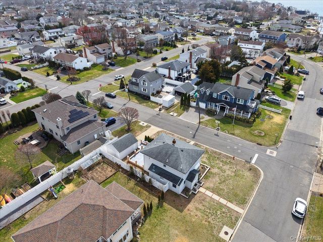 9 Cabot Road W, Massapequa, NY 11758