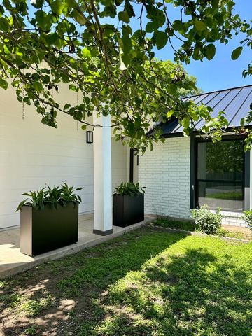 2110 Magazine ST, Austin, TX 78727