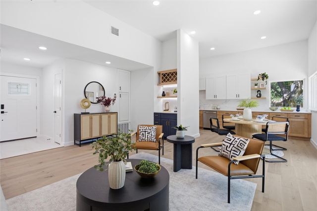 2110 Magazine ST, Austin, TX 78727