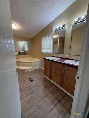 136 Sonnyland Drive, Canyon Lake, TX 78133